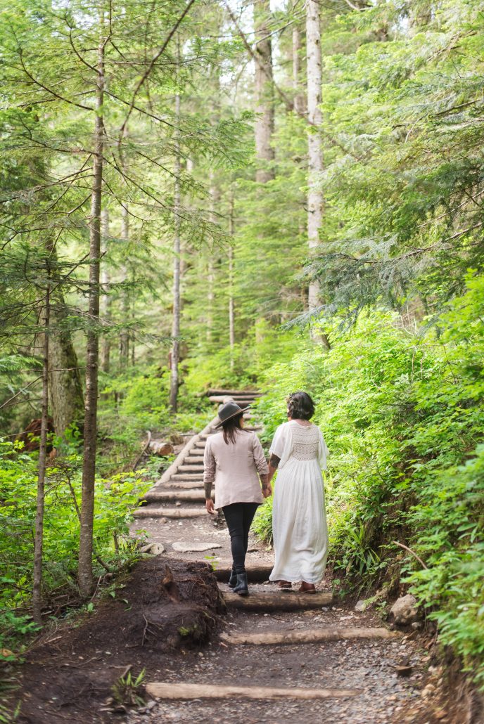 Seattle Wedding Officiants, Franklin Falls Elopement, Elope Seattle, Small wedding, Elaine Way, Jeanne Phinney Photography